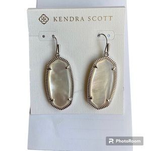 NWT Kendra Scott Elle Silver Drop Earring in Ivory Mother-of-pearl $65
